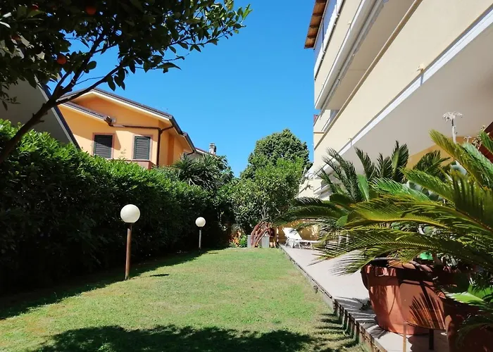 Apartman Holihome Il Giardino Dei Limoni *